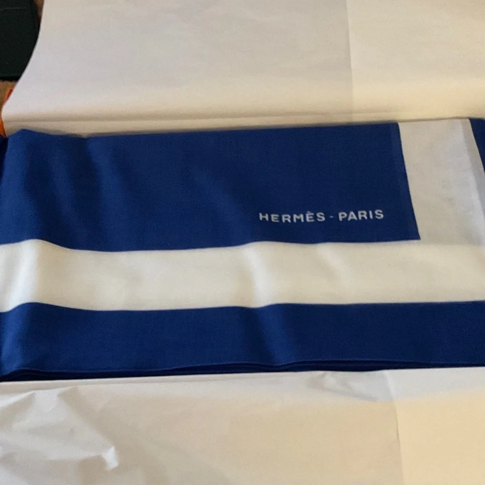 NEW IN BOX AUTH HERMES BLUE AND WHITE LARGE SCARF, GREAT GIFT, RARE - Picture 1 of 7